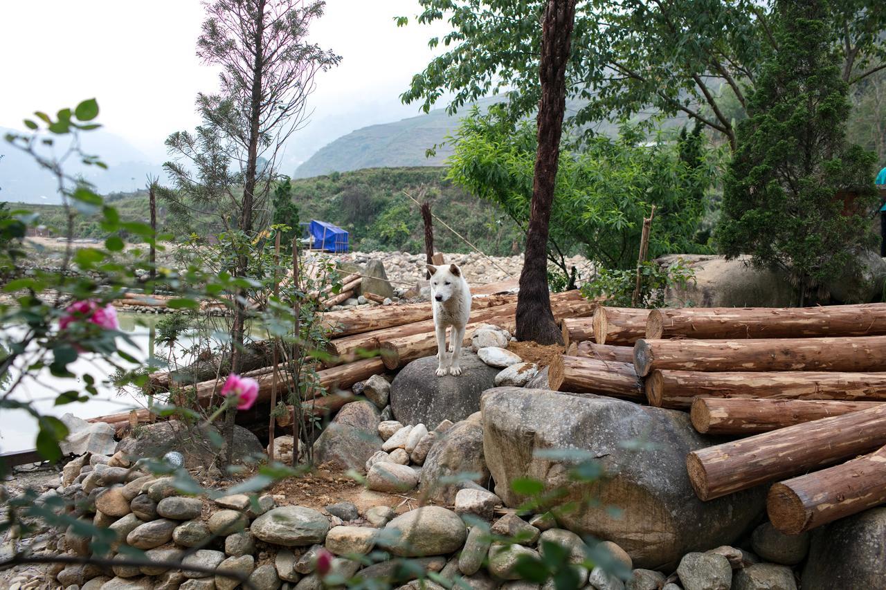 Tavan Riverside Ecolodge ซาปา ภายนอก รูปภาพ